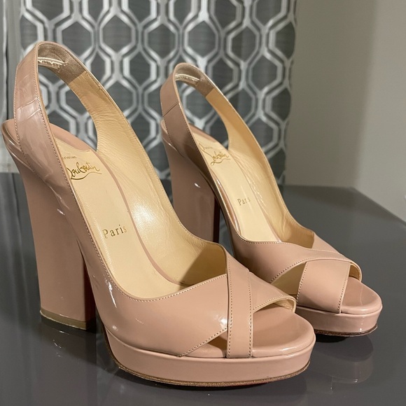 CHRISTIAN LOUBOUTIN SIZE 39, NUDE PATENT, SLING BACK - Picture 9 of 10